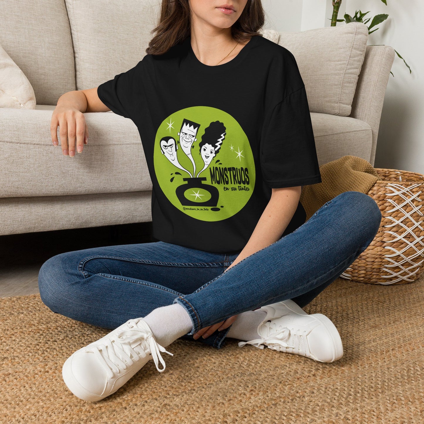 Monstruos en su Tinta, black t-shirt